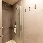 Bajeles Center Севилья
